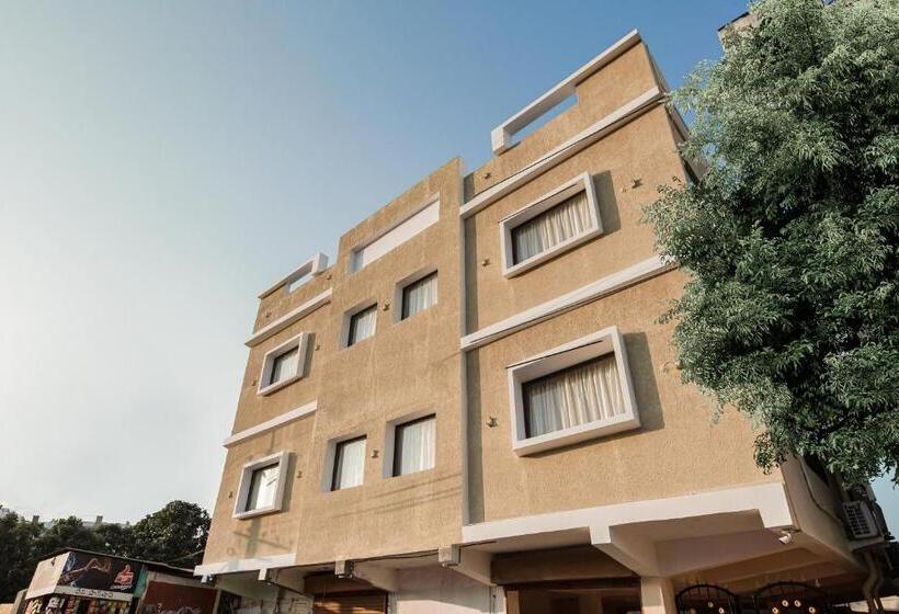 호텔 Oyo Rushikonda Grand