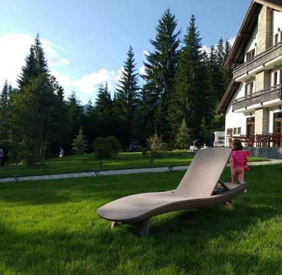 酒店 Pensiunea Izvorul Zanelor