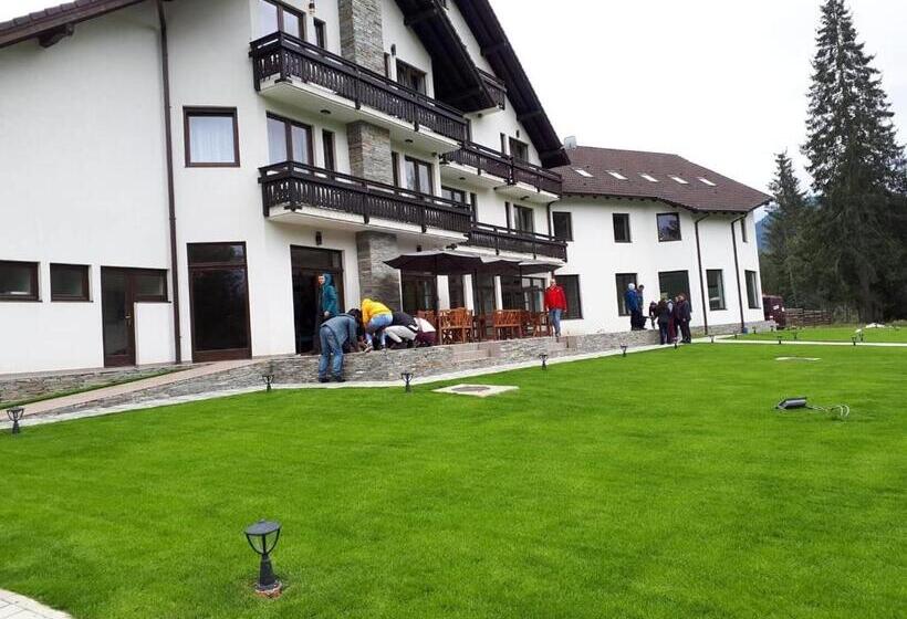 酒店 Pensiunea Izvorul Zanelor