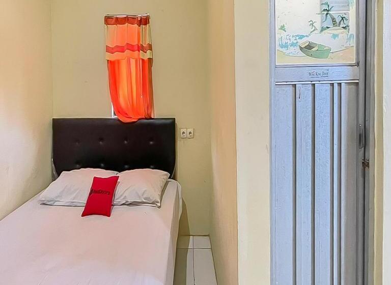فندق Reddoorz At Wahidin Street Cirebon