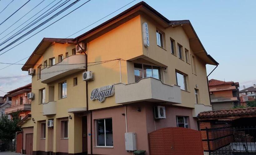 호텔 Royal