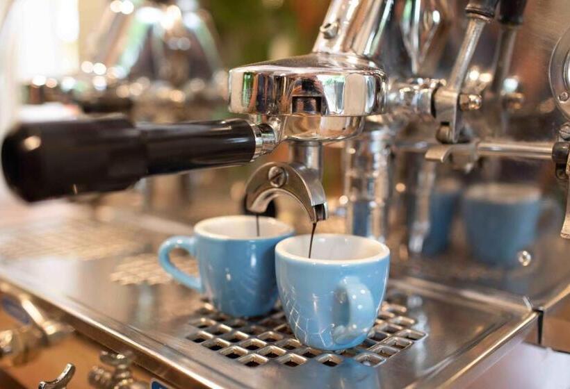 Отель The Kulani Maui