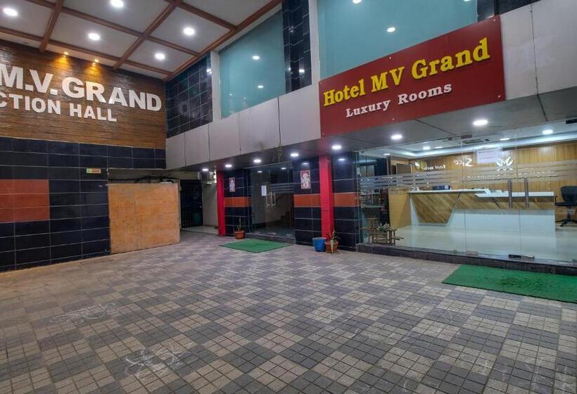 فندق Super Townhouse Gajuwaka Near Cmr Mall