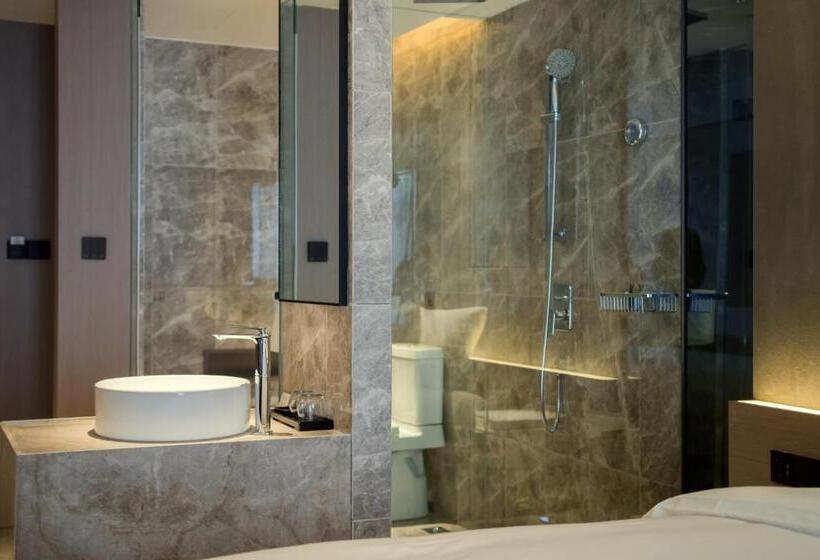 Отель Yitel Premium