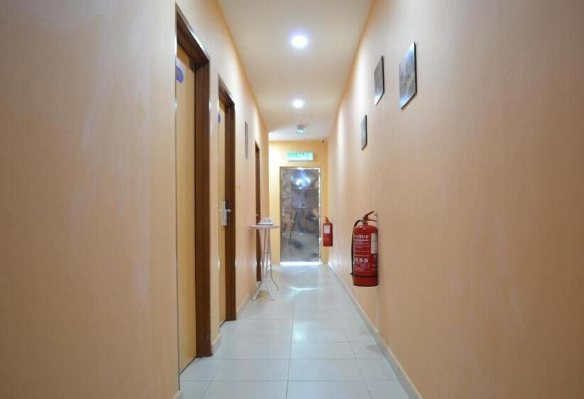 Oyo 89691 Hotel Puteri Miqaila