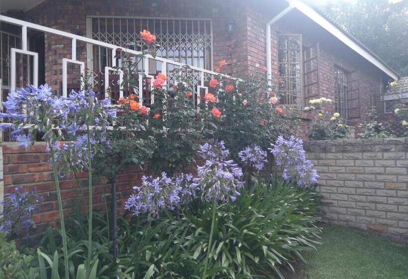 膳宿费 Clarens Cottages