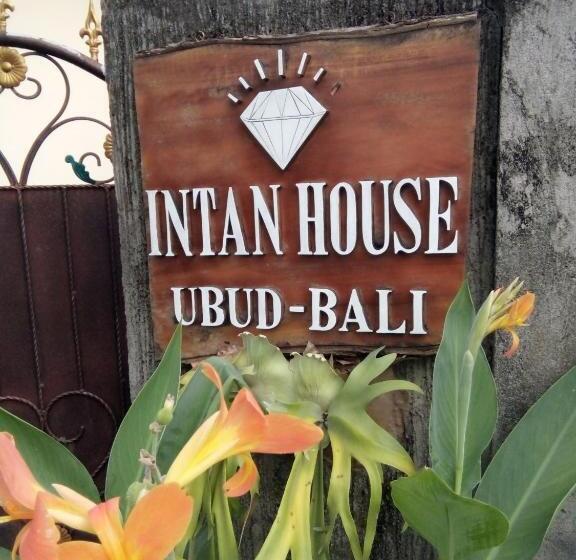 Pensão Intan House