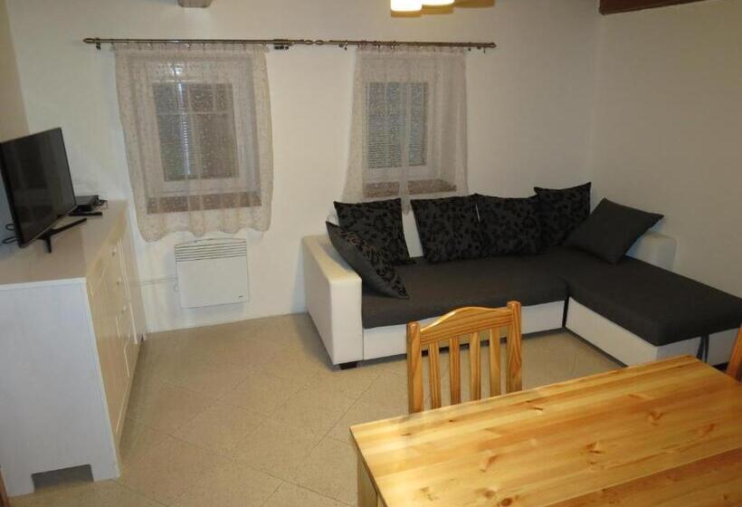 بنسيون Koula Apartments