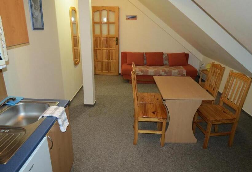 بنسيون Koula Apartments