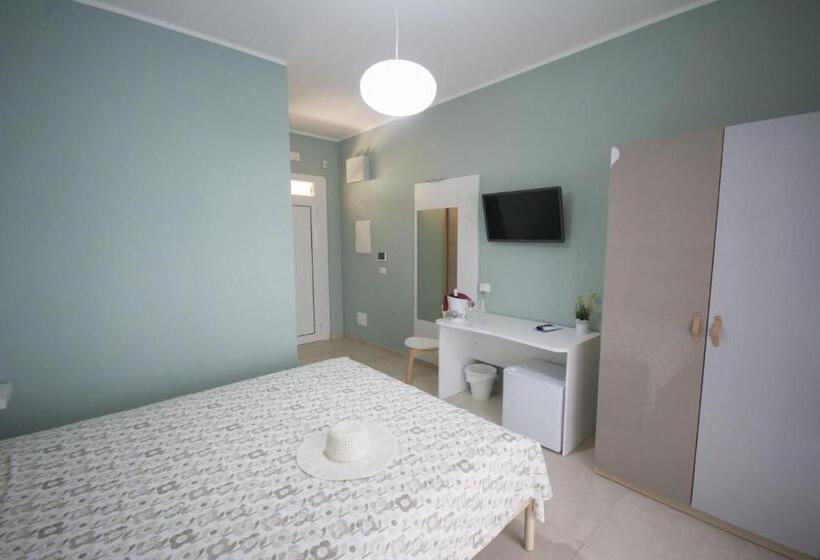 بنسيون Lido Rosa Rooms