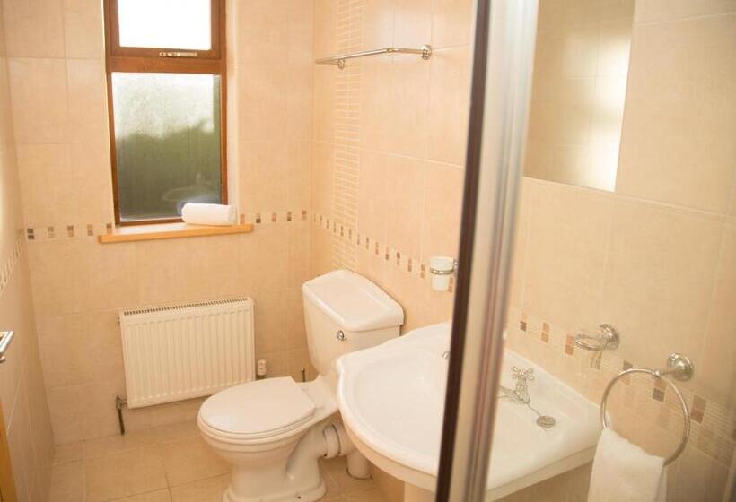 פנסיון Lynch S Townhouse