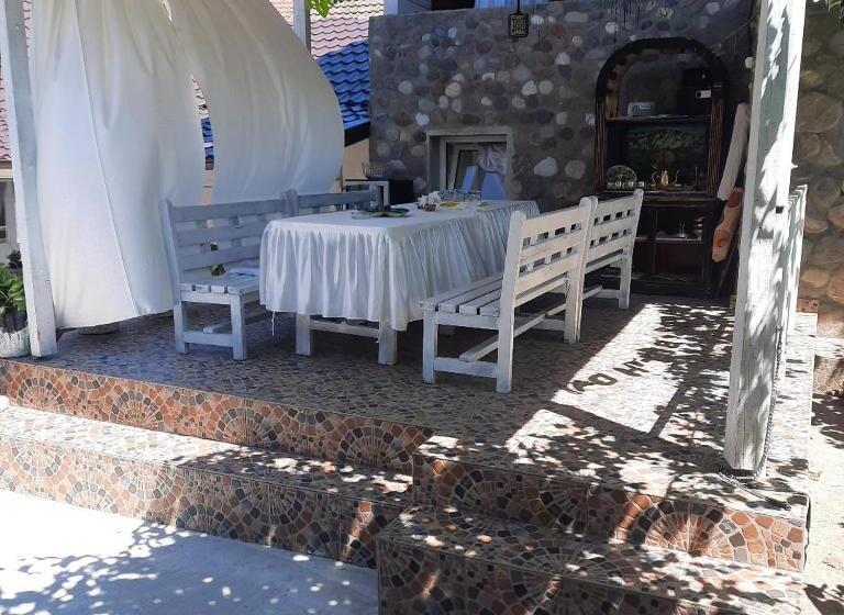 膳宿费 Summer Garden Baile Herculane