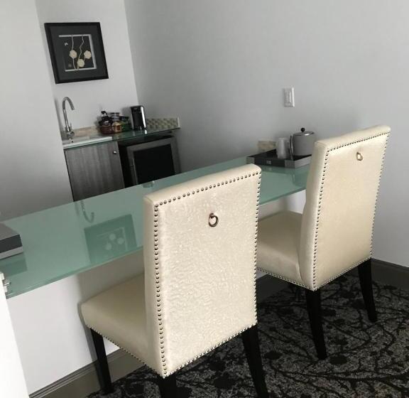 منتجع Regalia Hotel & Conference Center