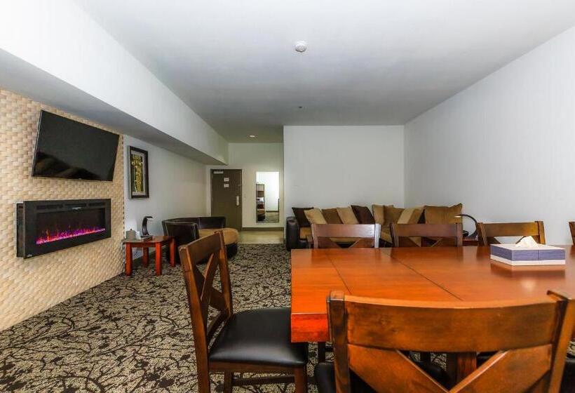 منتجع Regalia Hotel & Conference Center