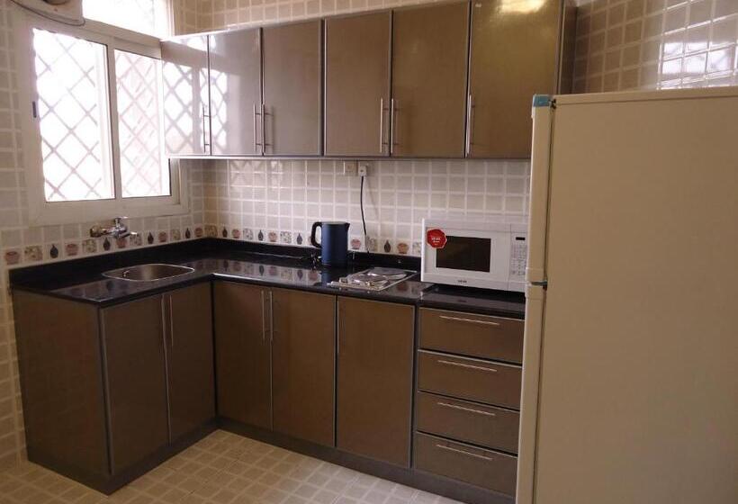 الضوء الخافت للشقق المخدومه