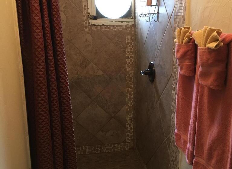 1884 Wildwood Bed And Breakfast Inn