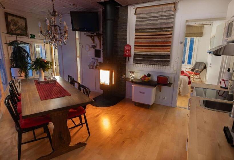 Aaria Bed And Breakfast