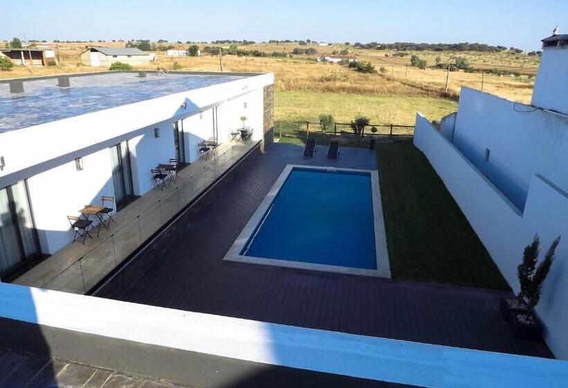 هاستل Dh Country House