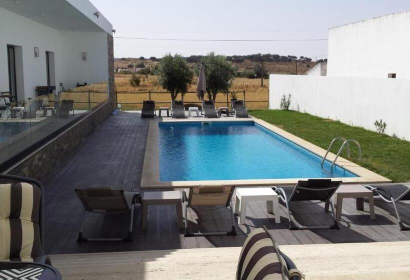 هاستل Dh Country House