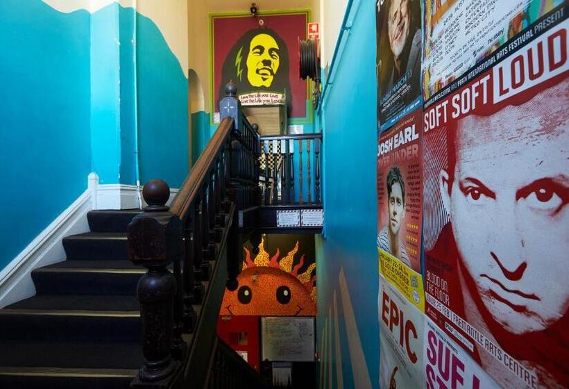 فندق صغير Old Fire Station Backpackers