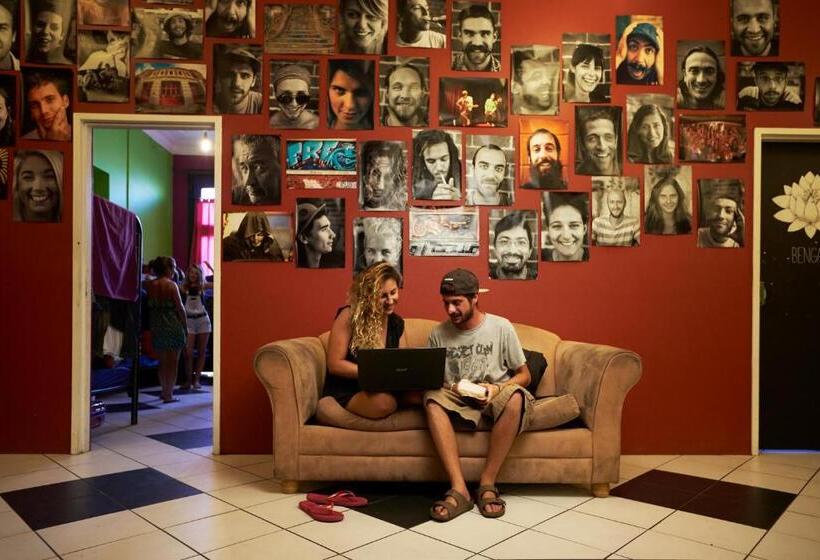 فندق صغير Old Fire Station Backpackers