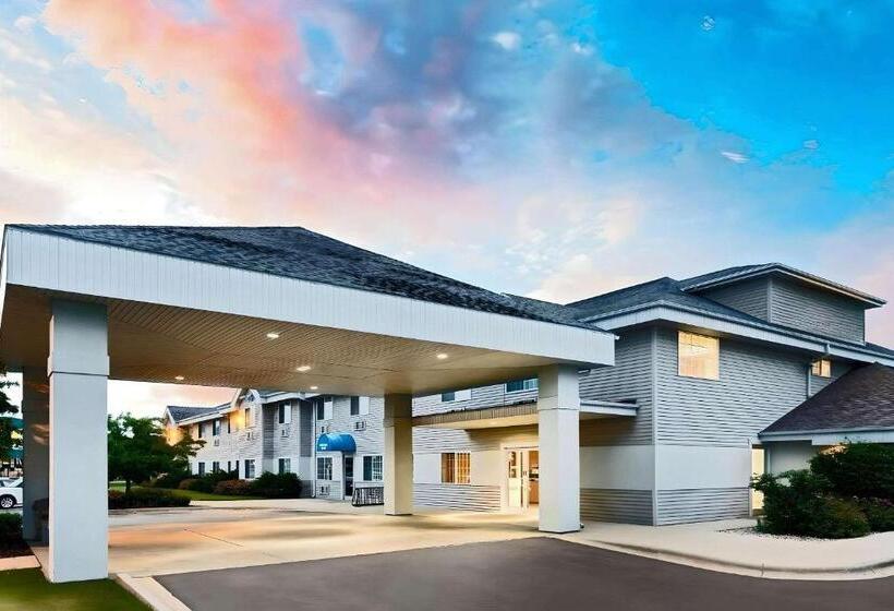 فندق صغير Rodeway Inn & Suites