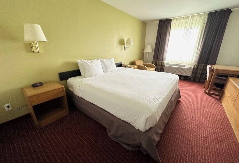 فندق صغير Rodeway Inn & Suites