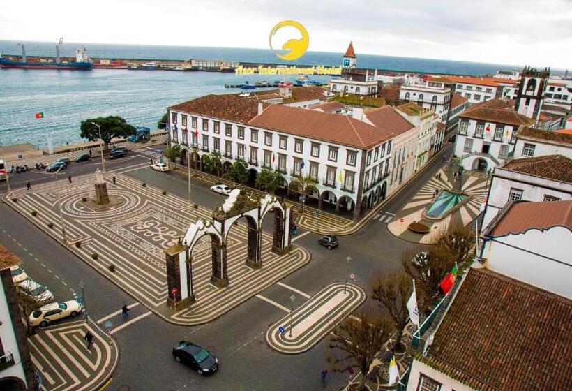 Azor International Hostel