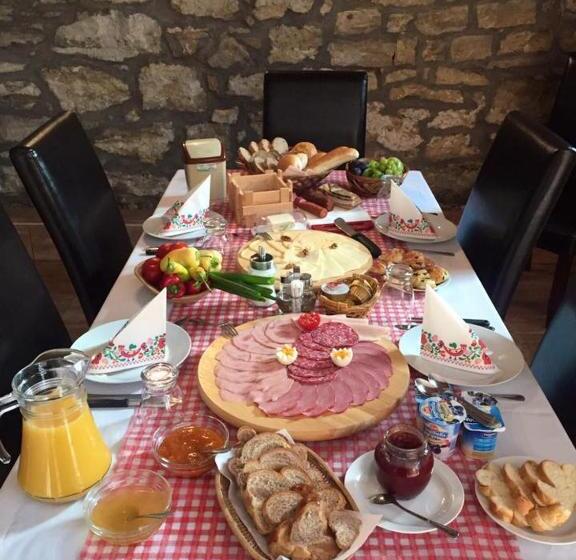 צימר Atkári Vendégház