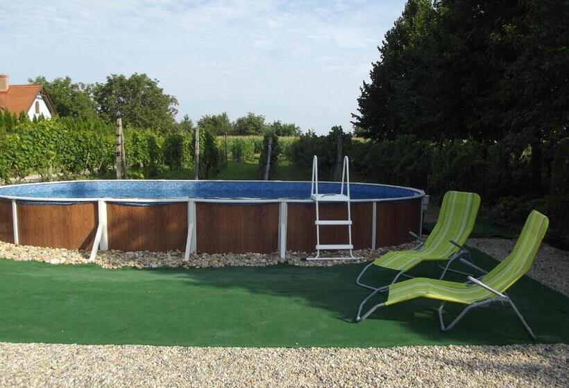 צימר Atkári Vendégház