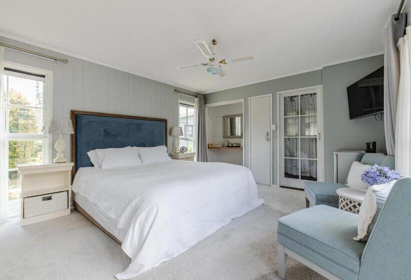 مبيت وإفطار Bycroft Lodge