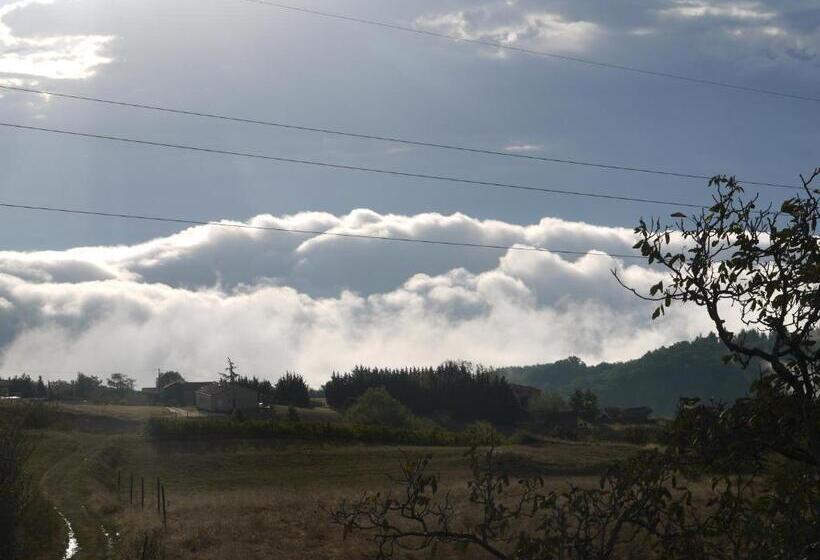 Bed and Breakfast La Maison Dans Les Nuages
