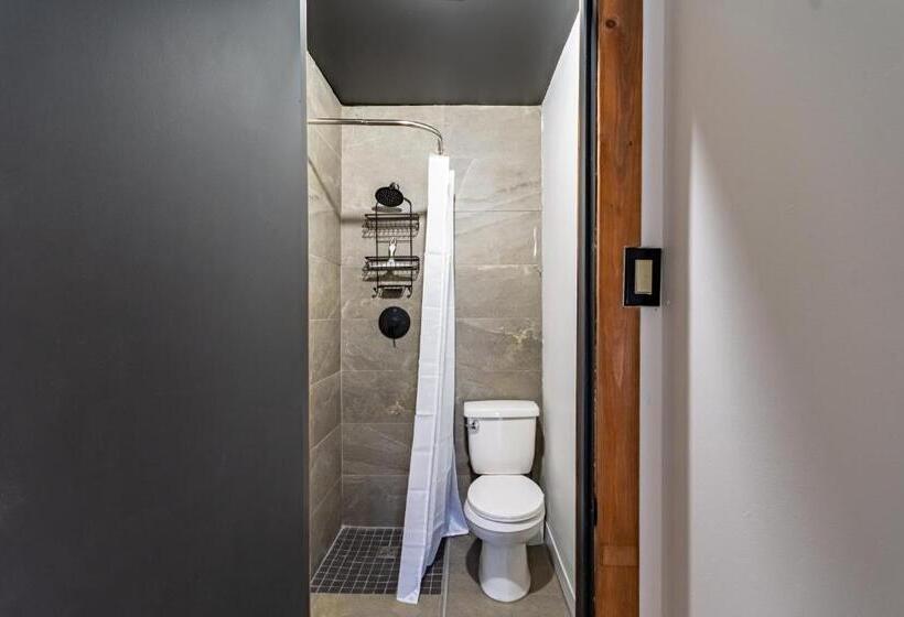 ベッドアンドブレックファースト The International House Hostel