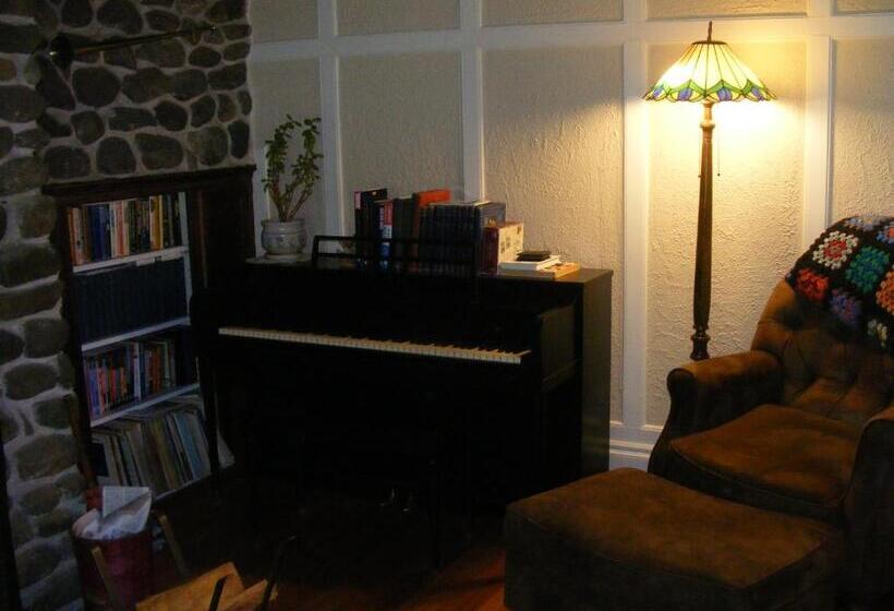 Bed and Breakfast The Tartan Fox At The Meadmere