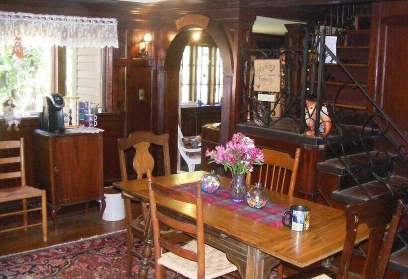 Bed and Breakfast The Tartan Fox At The Meadmere