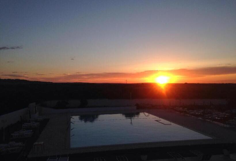 مبيت وإفطار Zyra Garden Club