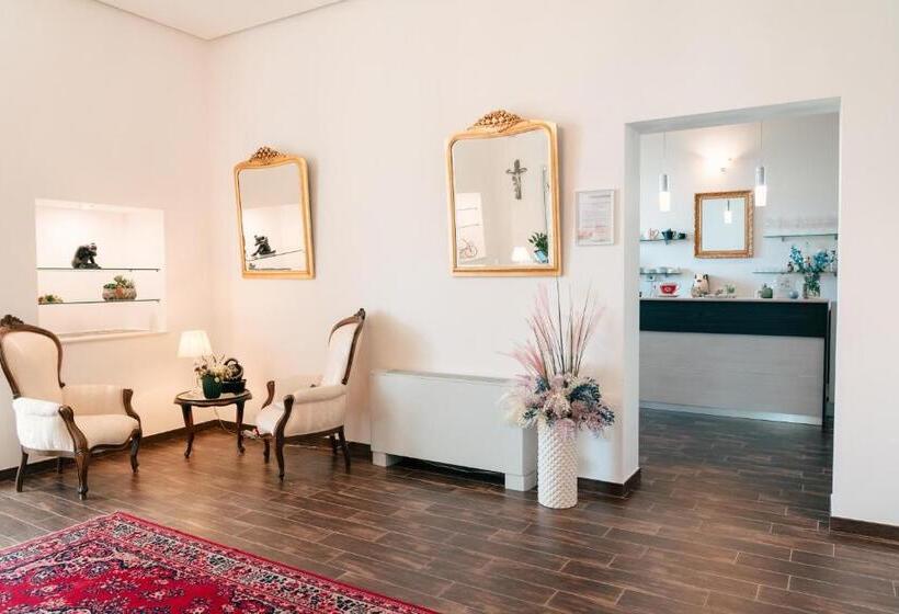 مبيت وإفطار Zyra Garden Club