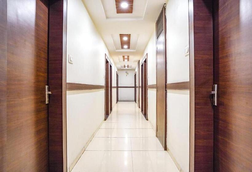 Fabhotel Ashirwad Regency