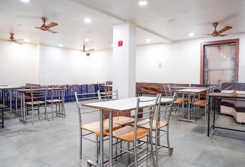 Fabhotel Ashirwad Regency