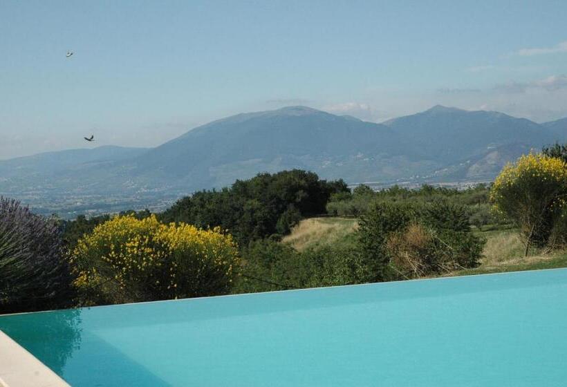 هتل Agriturismo La Paladina