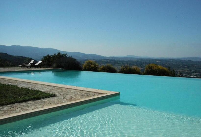 هتل Agriturismo La Paladina