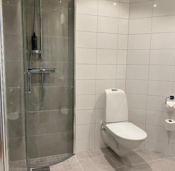 فندق Badholmen Restaurang & Rum