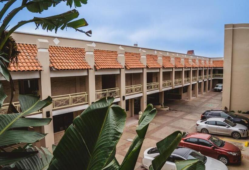 בית מלון כפרי Del Mar Inn Rosarito