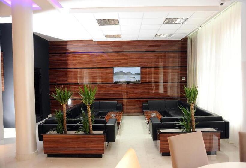 هتل Garni Uni Elita Lux