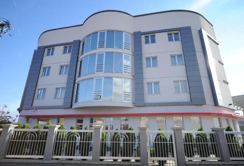 هتل Garni Uni Elita Lux