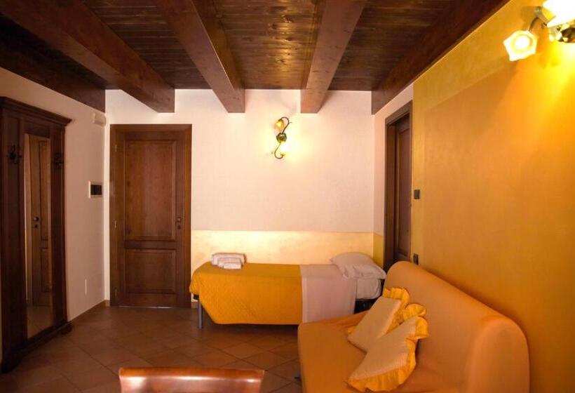 فندق L Oasi Di Pierino