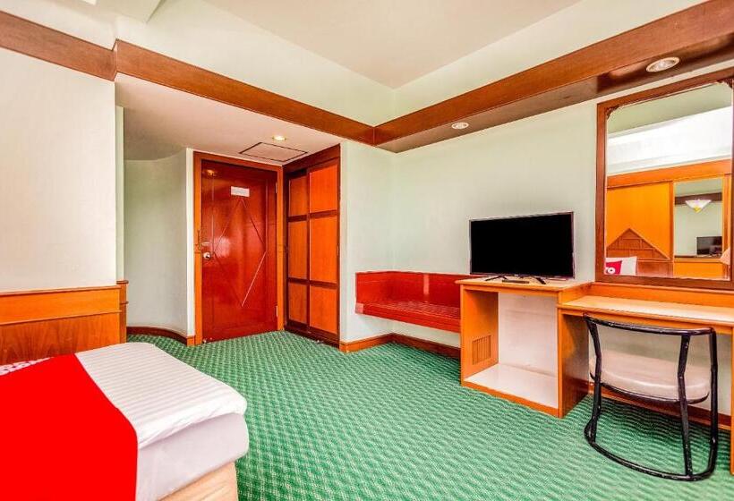 בית מלון כפרי Oyo 441 Grand Thara