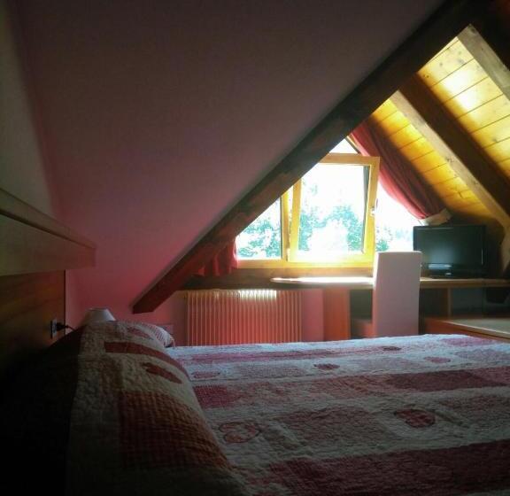 בית מלון כפרי Rauzi