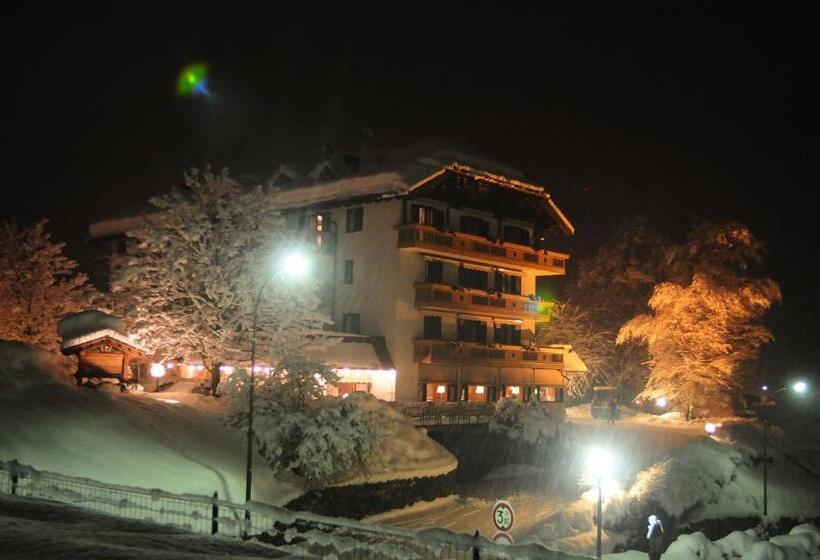 בית מלון כפרי Rauzi