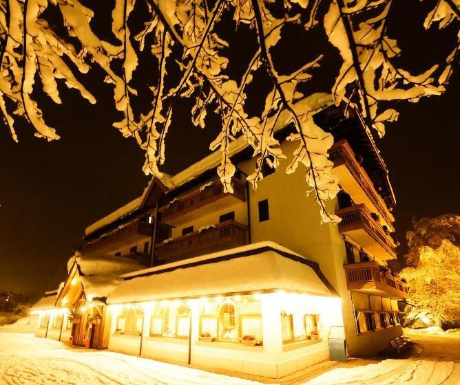 בית מלון כפרי Rauzi